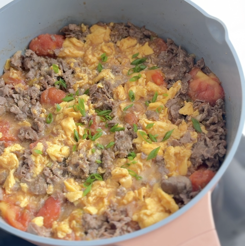 Tomato, egg & beef stir fry
